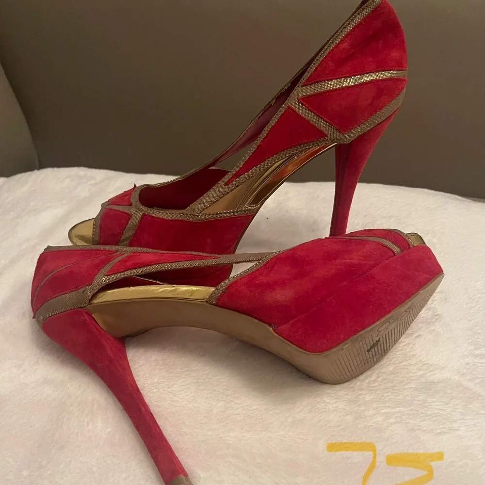 Shoes - Picture 4 of 4